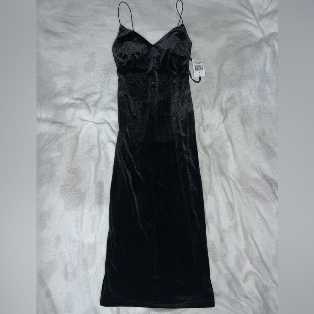 B. Smart Strapless Black Dress